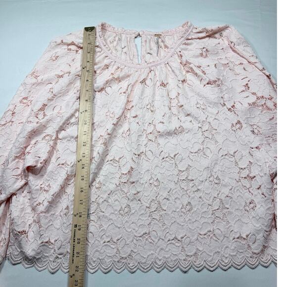 Free People Pink Lace Blouse Top Sz M Sheer Floral Lace Scallop Hem Boho - Picture 4 of 5